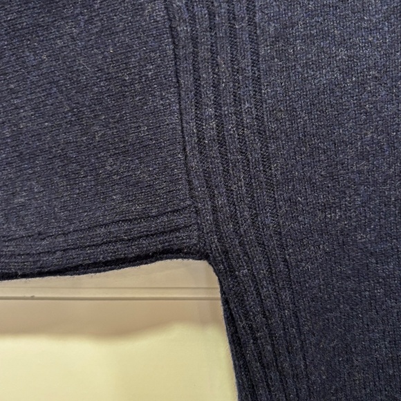 Country Classics navy blue 100% lambswool crew neck split hem sweater size L - Picture 6 of 16